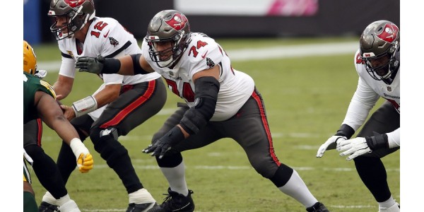 La actitud de investigación seria de Ali Marpet está destinada a ser efímera en la NFL